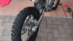 Honda CRF 400RX Enduro Special (2023)  (3)