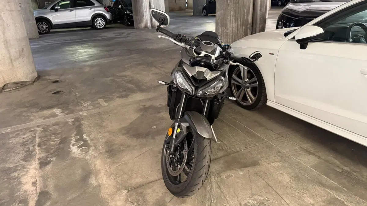 Triumph Street Triple 765 R (2023 - 26) 