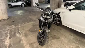 Triumph Street Triple 765 R (2023 - 26) 