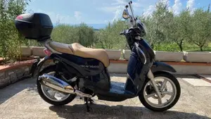 Aprilia Scarabeo 200 i.e. (2011 - 16)  (2)