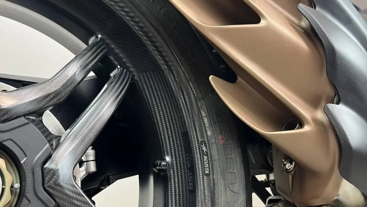 MV Agusta F3 800 Competizione (2025 - 26)  (7)