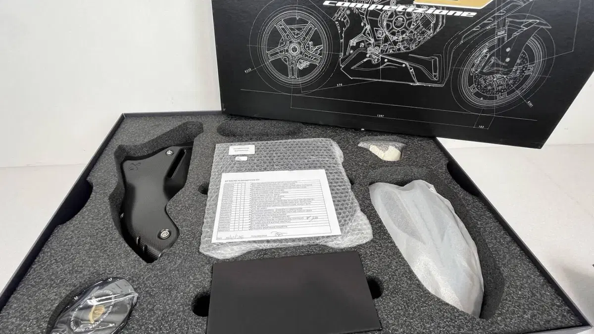 MV Agusta F3 800 Competizione (2025 - 26)  (20)