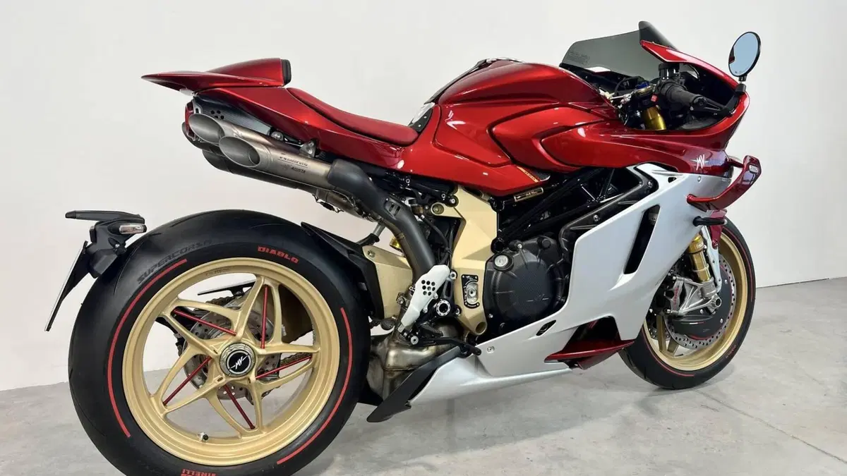 MV Agusta Superveloce 1000 Serie Oro (2024 - 26)  (2)