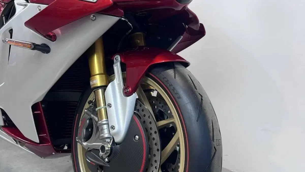 MV Agusta Superveloce 1000 Serie Oro (2024 - 26)  (6)