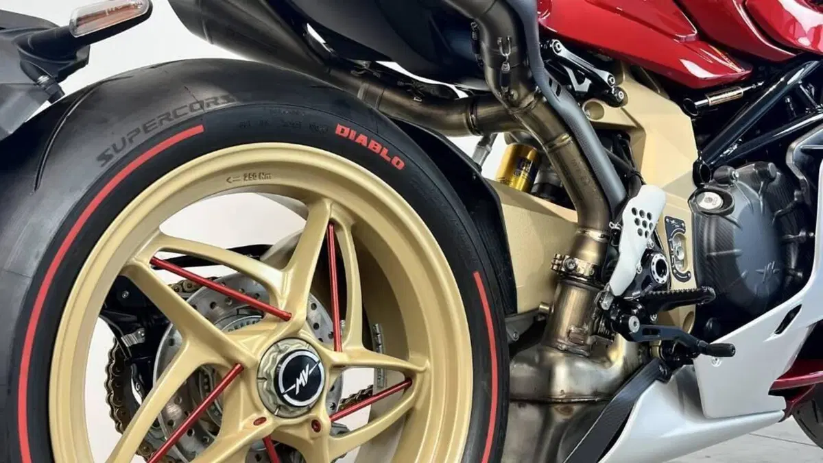 MV Agusta Superveloce 1000 Serie Oro (2024 - 26)  (9)