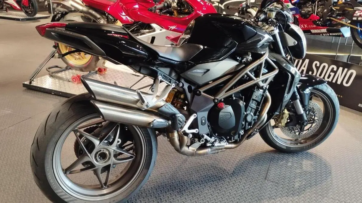 MV Agusta Brutale 990 R (2009 - 12)  (4)