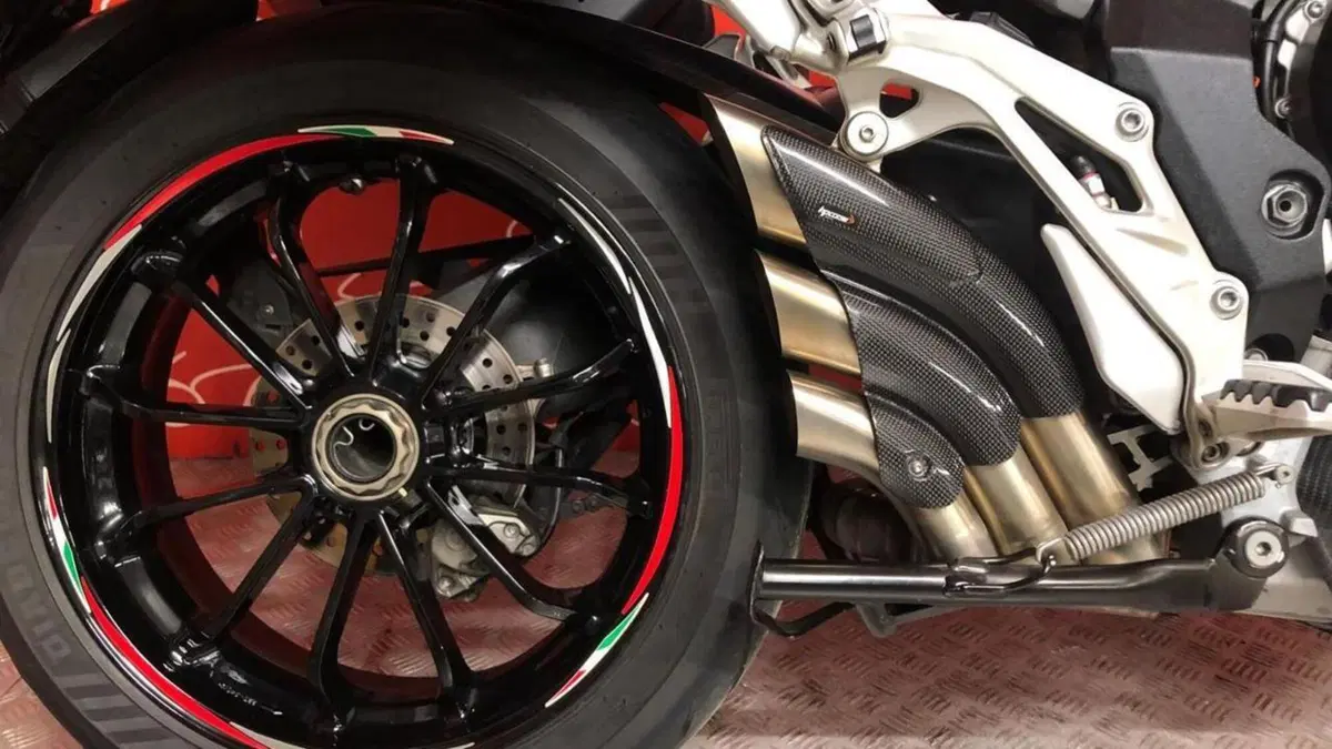 MV Agusta Turismo Veloce 800 Lusso (2014 - 16)  (6)