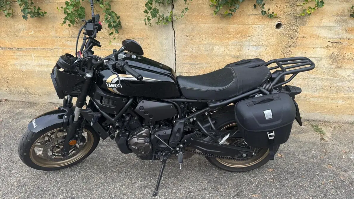 Yamaha XSR 700 (2022 - 26)  (2)