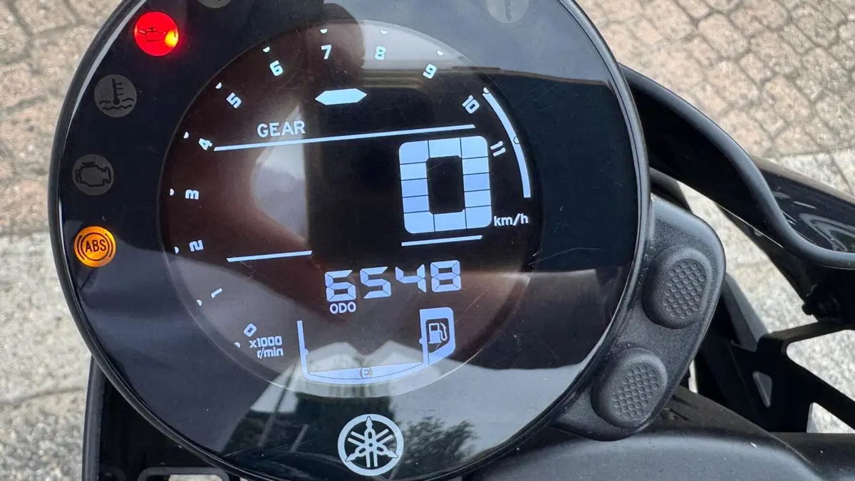 Yamaha XSR 700 (2022 - 26)  (3)