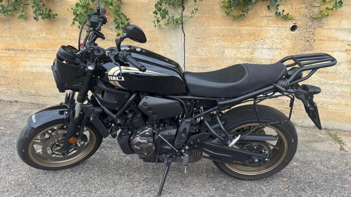 Yamaha XSR 700 (2022 - 26)  (8)