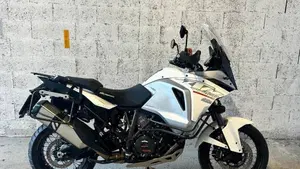 KTM 1290 Super Adventure T (2017) 
