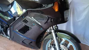 Kawasaki GTR 1000  (9)