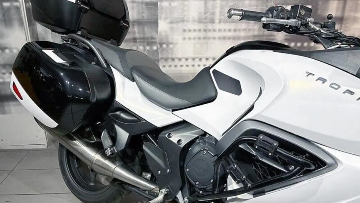 Triumph Trophy 1200 ABS (2012-15)  (2)
