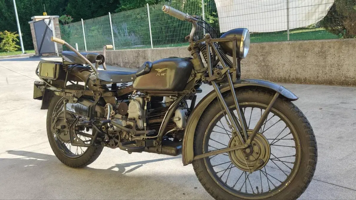 Moto Guzzi   (2)