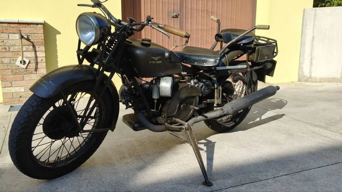 Moto Guzzi   (8)