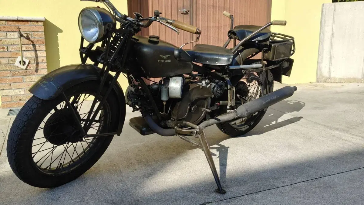 Moto Guzzi   (9)