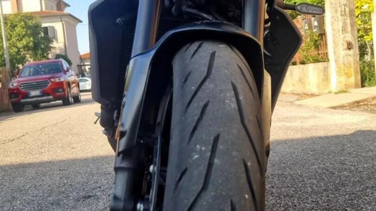 Yamaha MT-09 Y-AMT (2024 - 26)  (2)