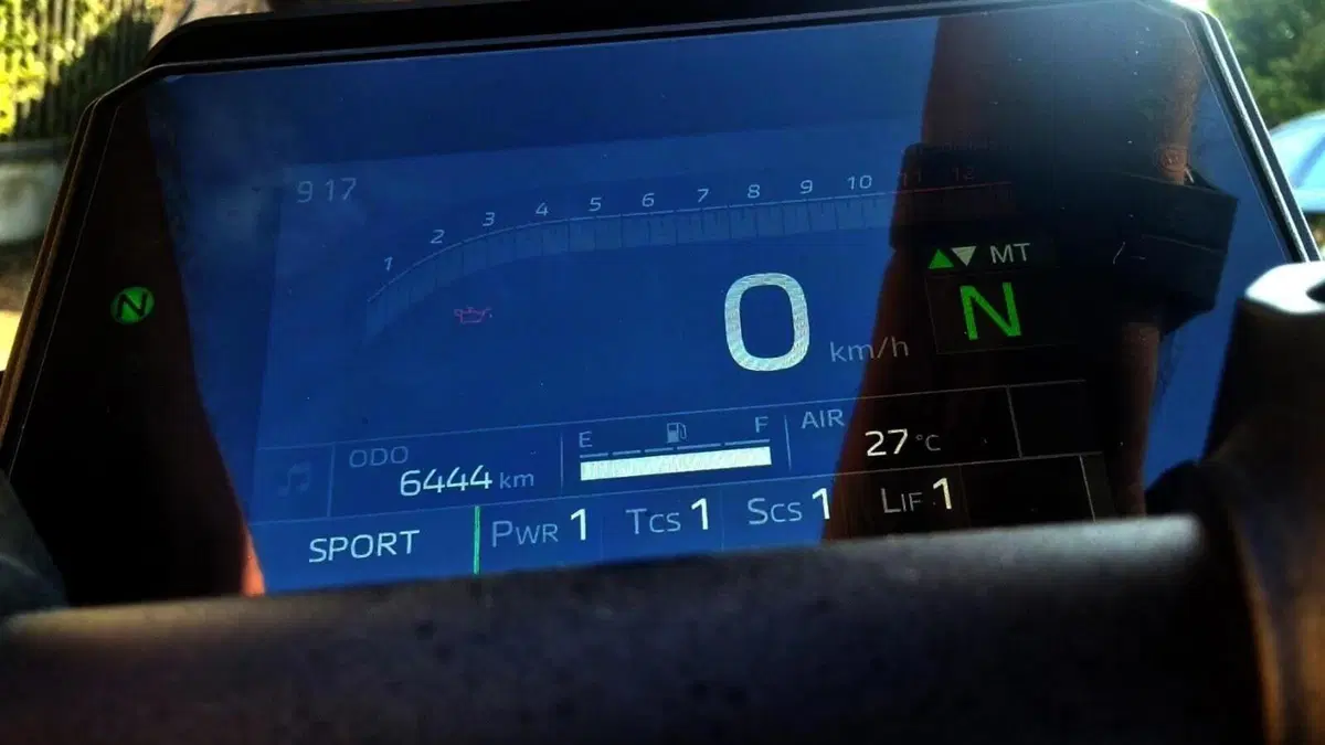 Yamaha MT-09 Y-AMT (2024 - 26)  (8)