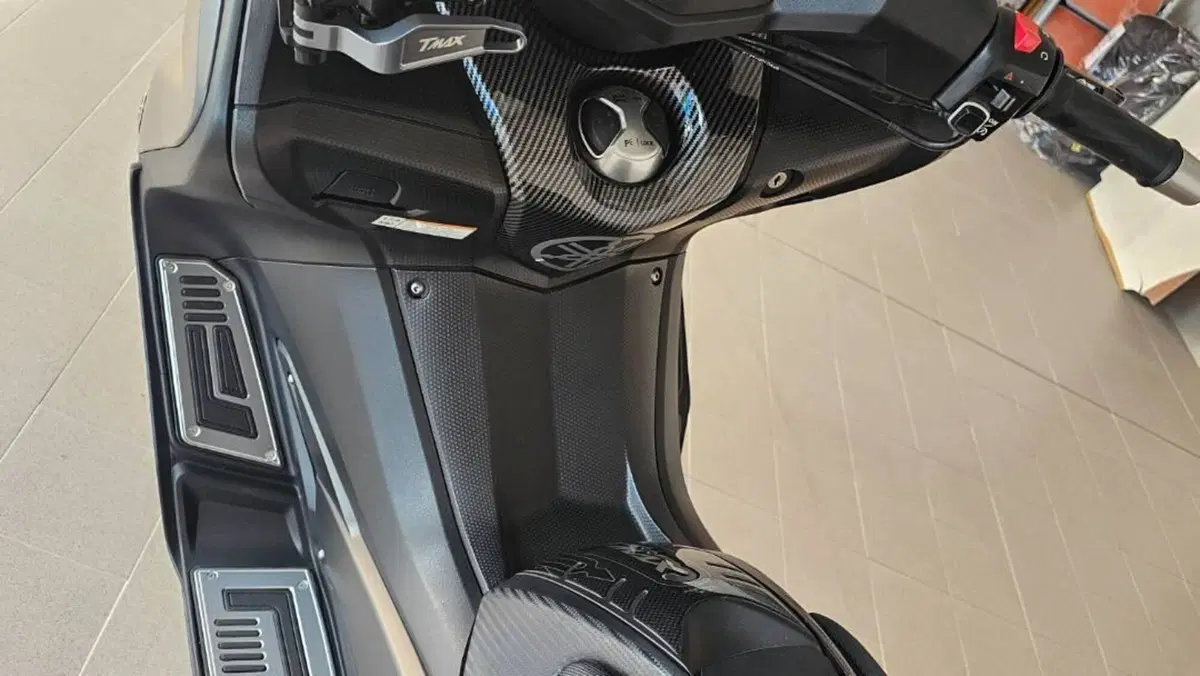 Yamaha T-Max 530 ABS (2015 - 17)  (6)