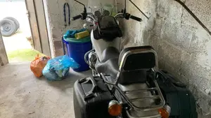 Moto Guzzi Nevada 750 Club (2002 - 06)  (2)