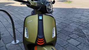 Vespa GTS 300 Super Sport (2023 - 24)  (2)
