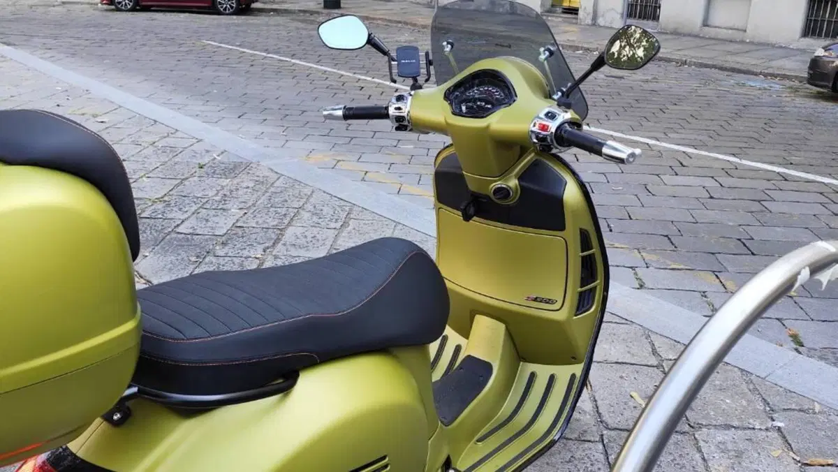 Vespa GTS 300 Super Sport (2023 - 24)  (4)