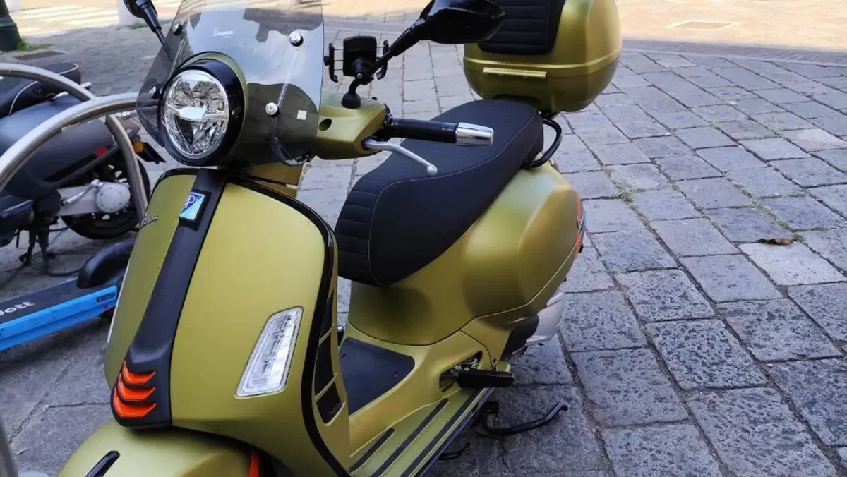 Vespa GTS 300 Super Sport (2023 - 24)  (5)