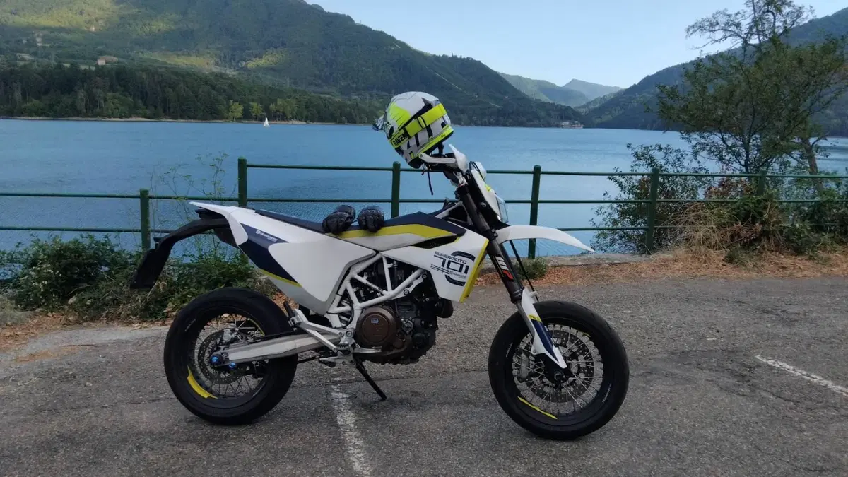 Husqvarna 701 Supermoto (2017 - 19)  (2)
