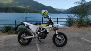 Husqvarna 701 Supermoto (2017 - 19)  (2)