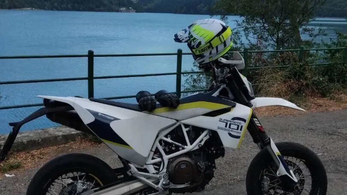 Husqvarna 701 Supermoto (2017 - 19)  (4)