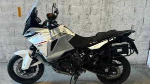 KTM 1290 Super Adventure T (2017)  (4)