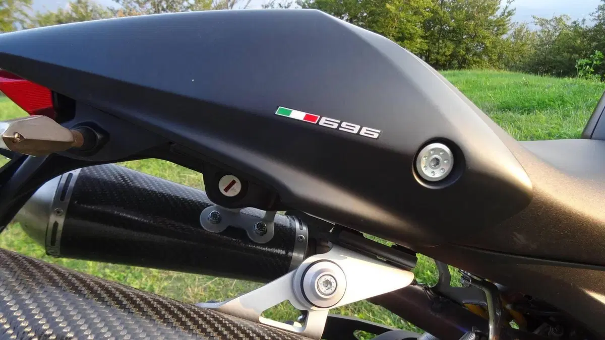 Ducati Monster 696 Plus (2007 - 14)  (10)
