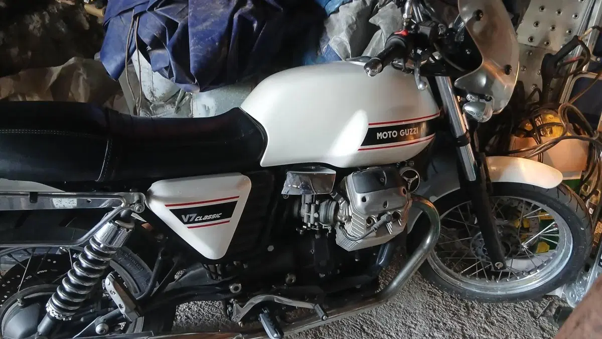 Moto Guzzi V7 Classic (2008 - 12)  (6)