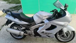 Kawasaki ZZR 1200 (2002 - 05)  (2)
