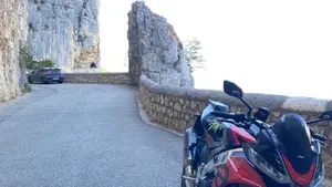 Aprilia Tuono V4 Factory (2021 - 24)  (2)