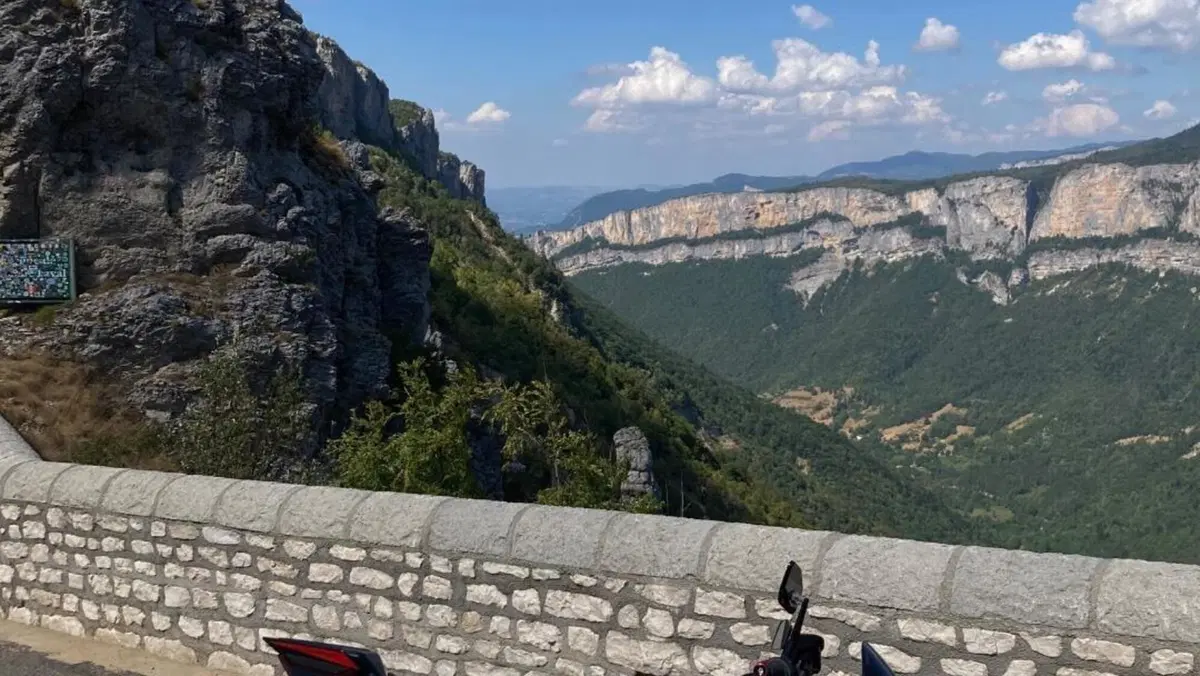Aprilia Tuono V4 Factory (2021 - 24)  (4)