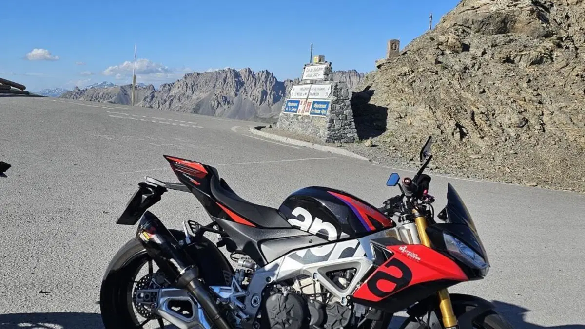 Aprilia Tuono V4 Factory (2021 - 24)  (6)