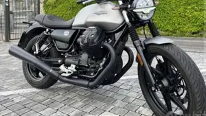 Moto Guzzi V7 Stone (2021 - 24) 