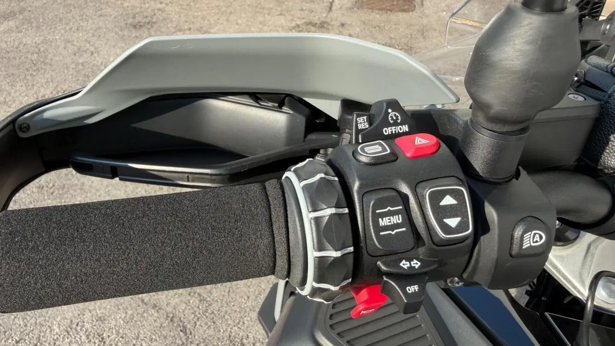 Bmw R 1300 GS Adventure Triple Black (2025 - 26)  (6)