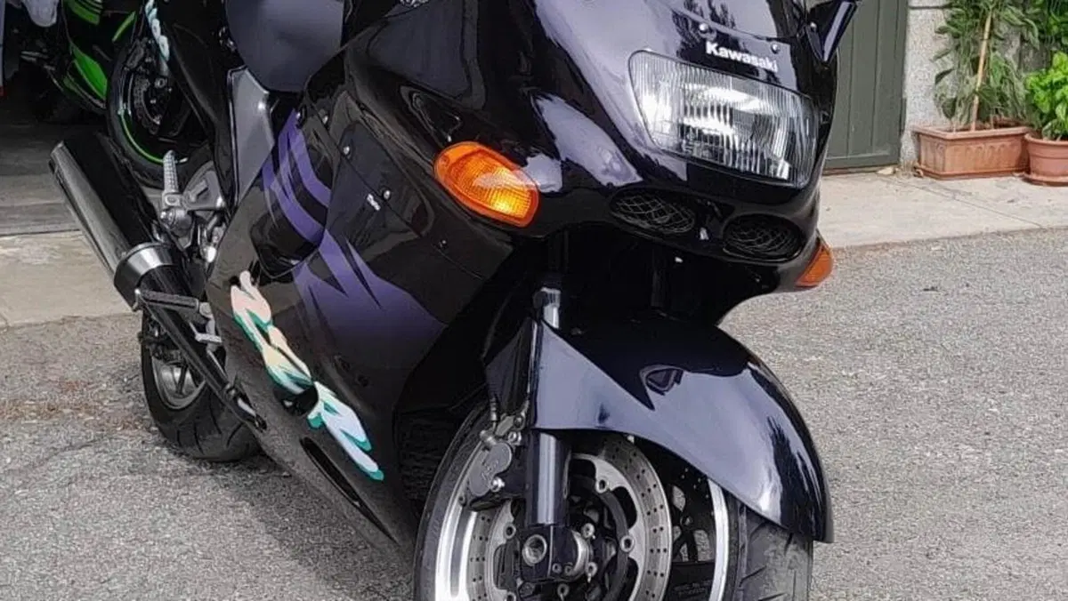 Kawasaki ZZR 1100 (1989 - 01)  (2)