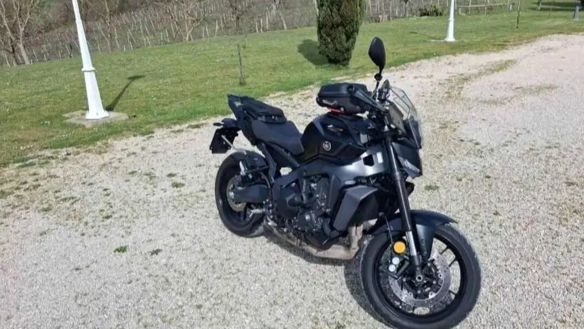 Yamaha MT-09 Y-AMT (2024 - 26) 