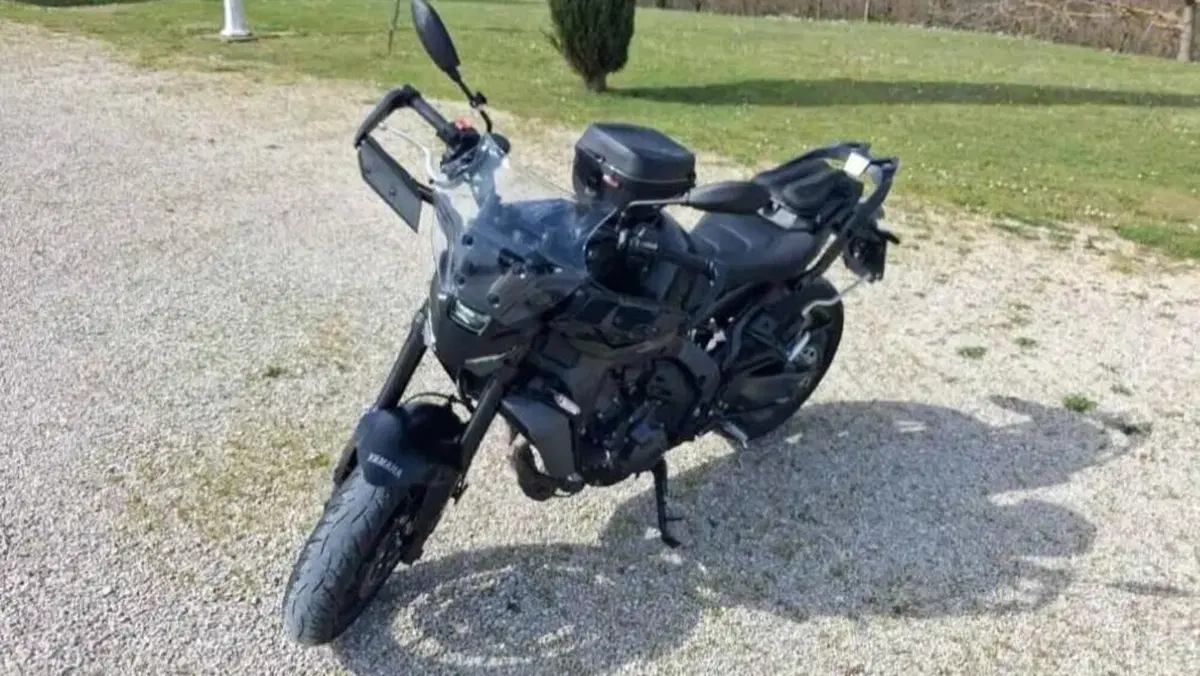 Yamaha MT-09 Y-AMT (2024 - 26)  (2)