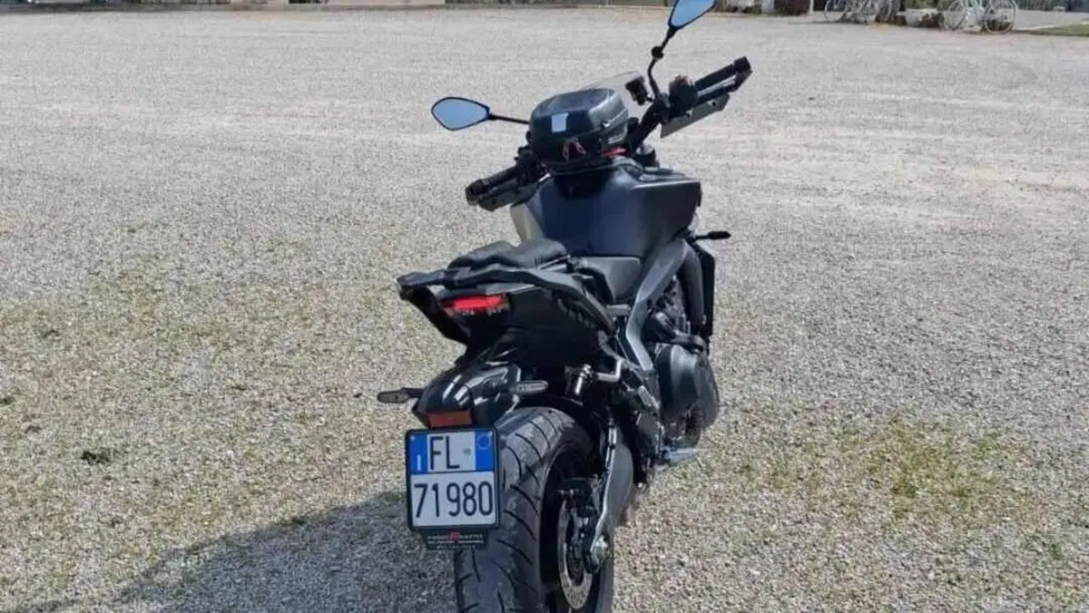 Yamaha MT-09 Y-AMT (2024 - 26)  (5)