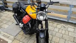 Moto Guzzi V7 III Stone (2017 - 20) 