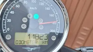 Moto Guzzi V7 III Stone (2017 - 20)  (8)
