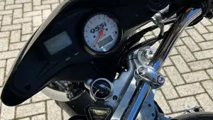 Triumph Speed Triple 955 (2002 - 04)  (5)