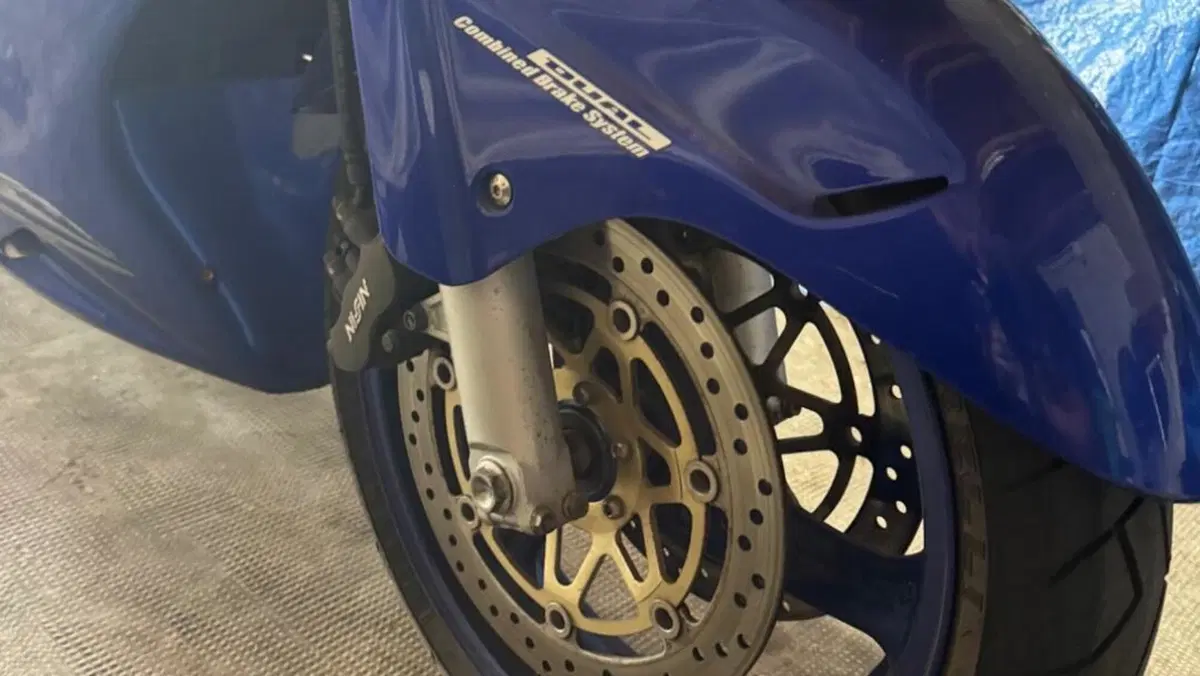 Honda CBR 1100 XX  (2001 - 06)  (9)