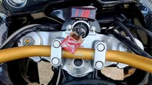 Honda CBR 1100 XX Superblackbird (1996 - 98)  (3)
