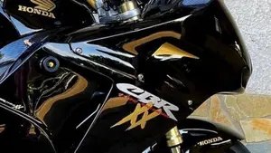 Honda CBR 1100 XX Superblackbird (1996 - 98)  (5)