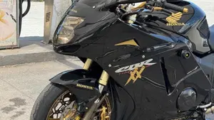 Honda CBR 1100 XX Superblackbird (1996 - 98)  (15)